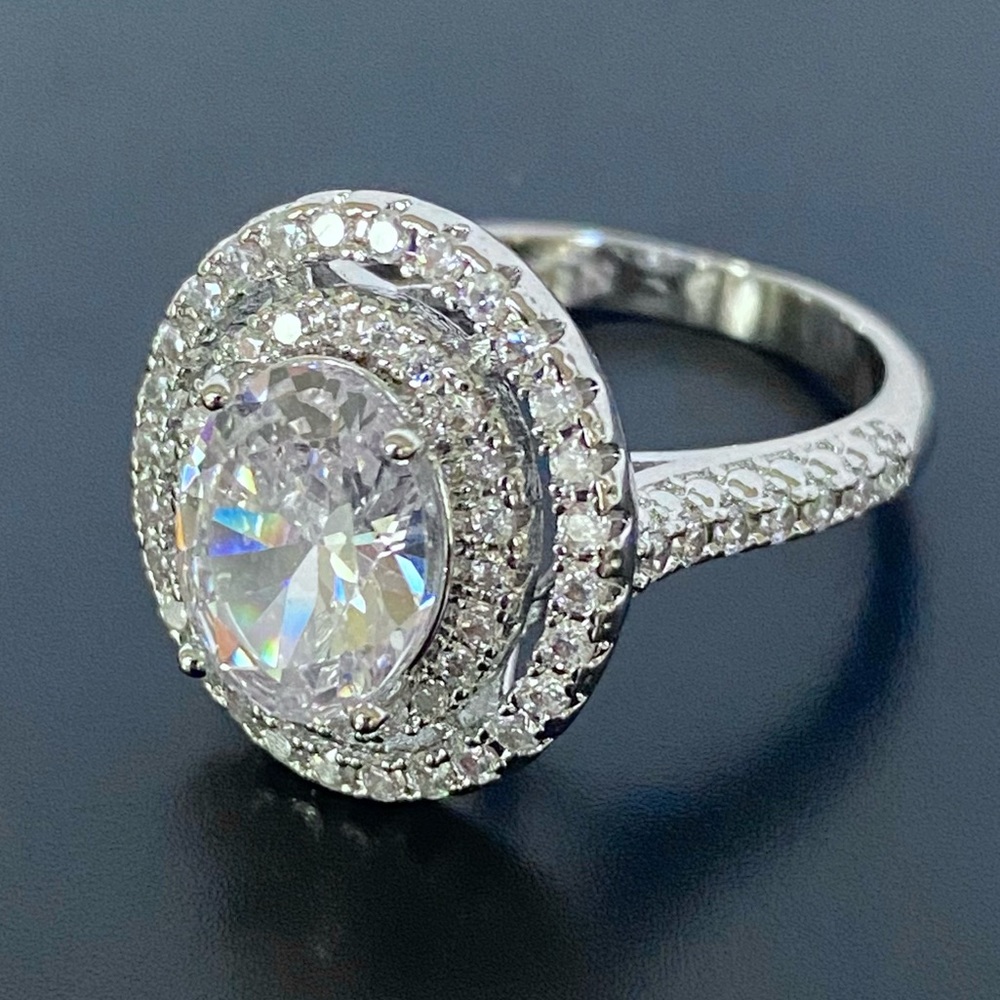 NEW Romantic Cubic Zirconia Silver Ring Size 7